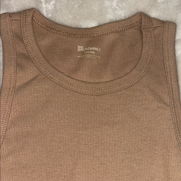 Tank top bundle - Picture 7 of 12